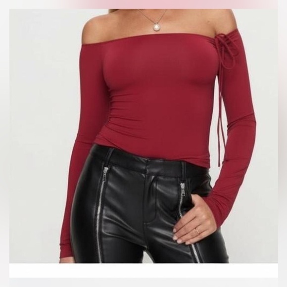 Princess Polly Tops - Princess Polly Wine Red Off-Shoulder Crop Top